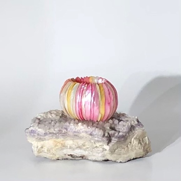 Sea Shell Stretch Pink, Yellow & Ivory Bracelet - Picture 3 of 6